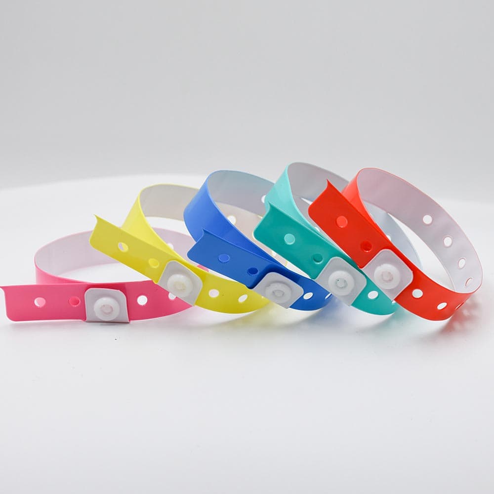plastic-clip-plain